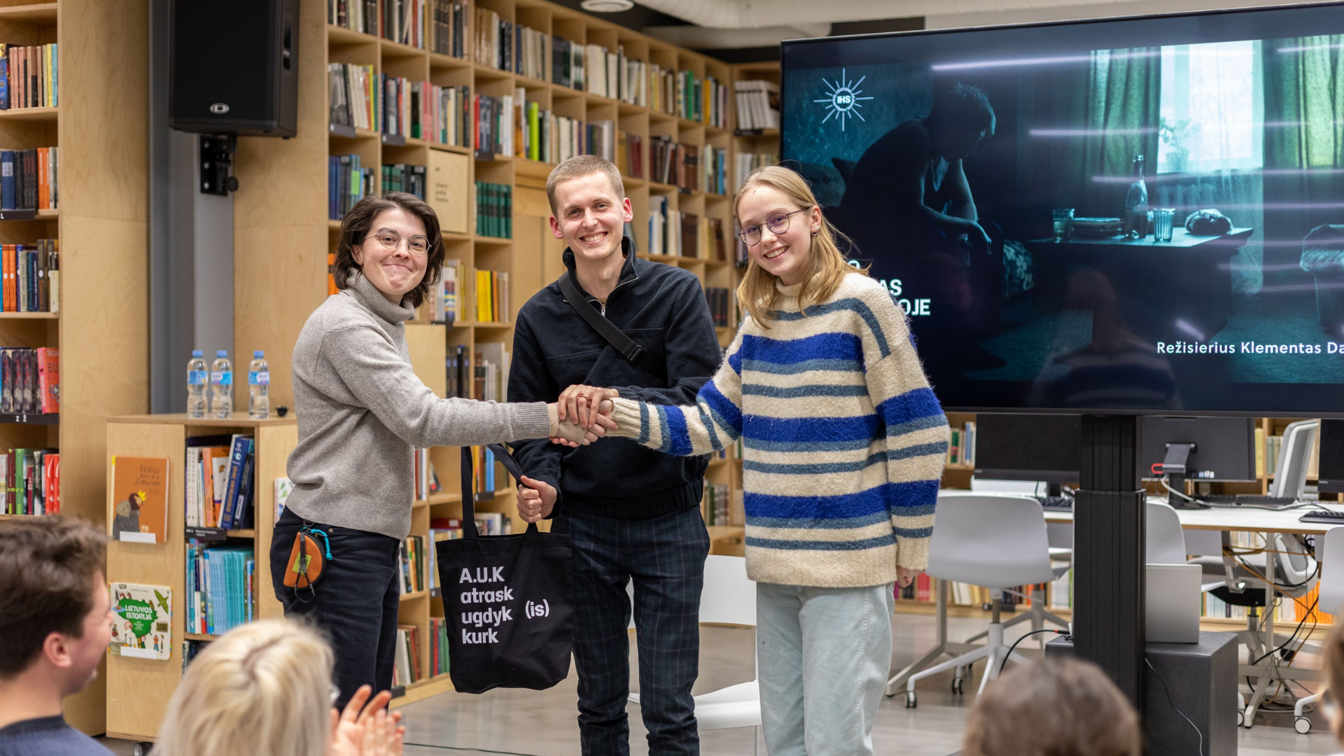 Akimirkos iš Klemento Davidavičiaus filmo „Pelkė“ peržiūros Lojotekoje